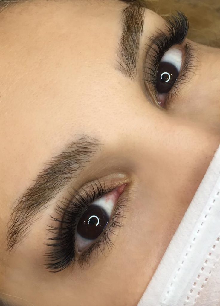 بهترین آرایشگاه اکستنشن مژه در تهران