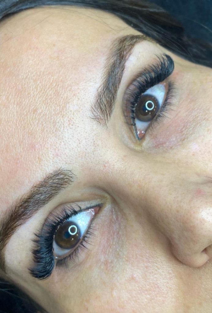 بهترین آرایشگاه اکستنشن مژه در تهران